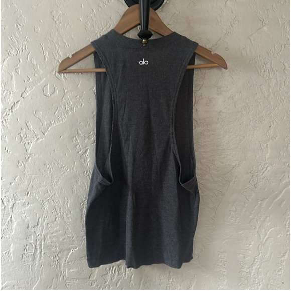 ALO Yoga Gray Ribbed Tank Top - Picture 3 of 4